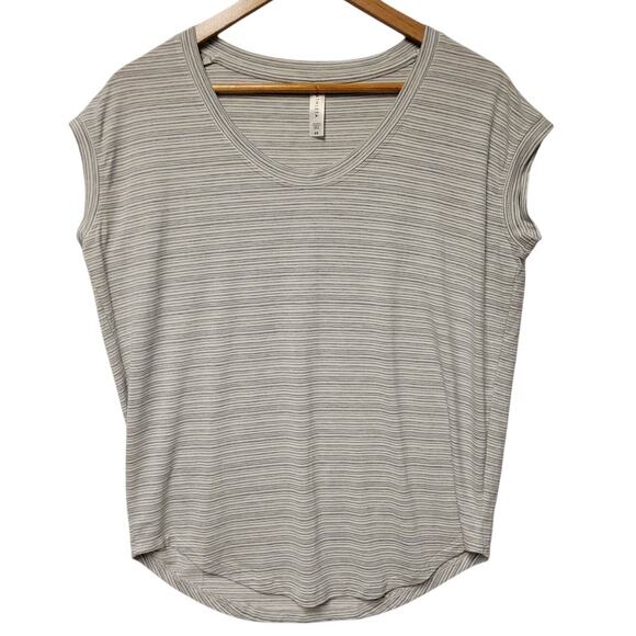 Athleta Cloudlight Stratus‎ Striped Tee Tennis Pickle Ball Athleisure Gym Sz XS - Picture 1 of 5